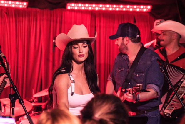 October 9, 2026: Austin, Texas. Kacey Musgraves performed a surprise show at the White Horse after her concert. - ZUMAda1_ 20261009_zap_da1_033 Copyright: xSandraxDahdahx