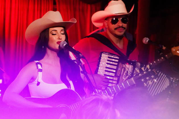 October 9, 2026: Austin, Texas. Kacey Musgraves performed a surprise show at the White Horse after her concert. - ZUMAda1_ 20261009_zap_da1_034 Copyright: xSandraxDahdahx