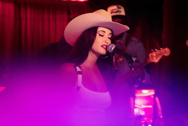 October 9, 2026: Austin, Texas. Kacey Musgraves performed a surprise show at the White Horse after her concert. - ZUMAda1_ 20261009_zap_da1_038 Copyright: xSandraxDahdahx