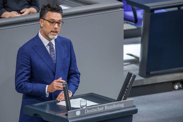 Bundestag Robin Wagener (B90 Gruene) im Deutschen Bundestag am 09.10.26 in Berlin. Berlin Berlin Deutschland Bundestag