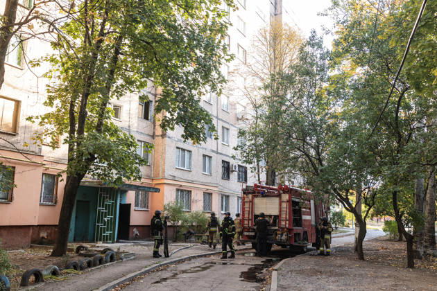 Aftermath of Russian drone strike in Ukraine KRAMATORSK, UKRAINE - OCTOBER 9: Ukrainian firefighters put out a fire after a Russian FPV drone struck a residential building in Kramatorsk, Ukraine, on 9 October 2026 Diego Herrera Carcedo Anadolu Kramatorsk Ukraine. Editorial use only. Please get in touch for any other usage.  Copyright: x2026xAnadoluxDiegoxHerreraxCarcedox