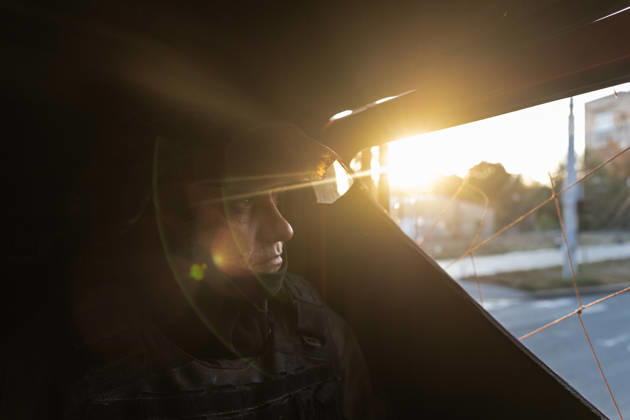 News Bilder des Tages Aftermath of Russian drone strike in Ukraine KRAMATORSK, UKRAINE - OCTOBER 9: A Ukrainian firefighter in a fire truck heads towards a house fire caused by a Russian drone in Kramatorsk, Ukraine, 9 October 2026 Diego Herrera Carcedo Anadolu Kramatorsk Ukraine. Editorial use only. Please get in touch for any other usage.  Copyright: x2026xAnadoluxDiegoxHerreraxCarcedox