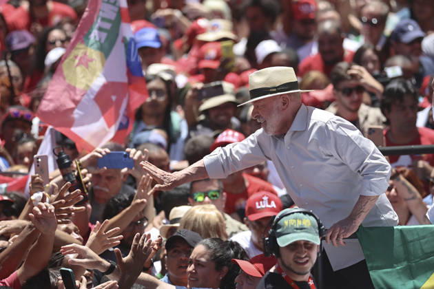 Brazilian President Lula da Silva attends reelection campaign rally in Brasilia BRASILIA, BRAZIL - OCTOBER 09: Brazilian President Luiz Inacio Lula da Silva, the Workers Party (PT) candidate for reelection, greets supporters as he attends a campaign rally, ahead of the runoff election, in Brasilia, Brazil, October 9, 2026. Mateus Bonomi Anadolu Brasilia Brazil. Editorial use only. Please get in touch for any other usage.  Copyright: x2026xAnadoluxMateusxBonomix