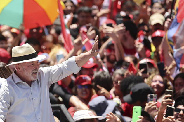 Brazilian President Lula da Silva attends reelection campaign rally in Brasilia BRASILIA, BRAZIL - OCTOBER 09: Brazilian President Luiz Inacio Lula da Silva, the Workers Party (PT) candidate for reelection, greets supporters as he attends a campaign rally, ahead of the runoff election, in Brasilia, Brazil, October 9, 2026. Mateus Bonomi Anadolu Brasilia Brazil. Editorial use only. Please get in touch for any other usage.  Copyright: x2026xAnadoluxMateusxBonomix