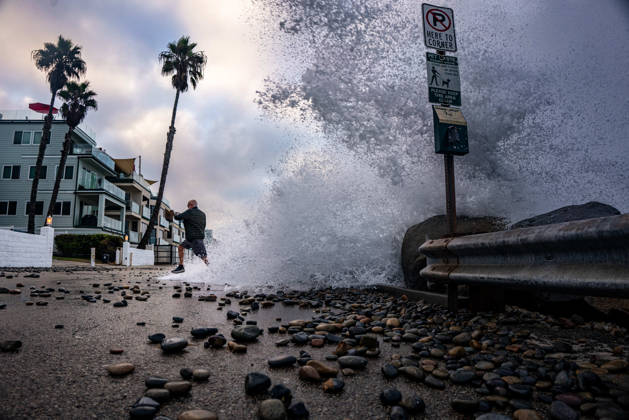 October 9, 2026, Oceanside, California, USA: Oceanside, California, receives large waves on October 9, 2026, during a historic El NioÂ±o season. Kelvin swells have brought major damages to the coastline. Oceanside USA  - ZUMAg219 20261009_znp_g219_002 Copyright: xJakexLeexGreenx