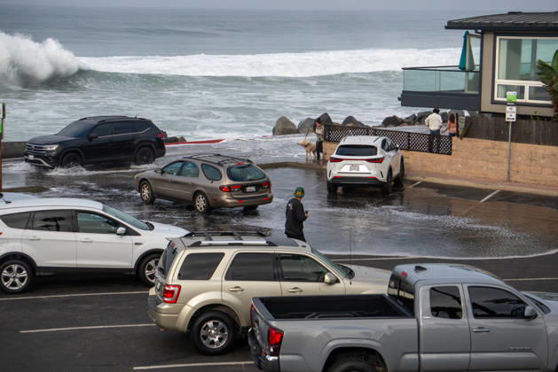 October 9, 2026, Oceanside, California, USA: Oceanside, California, receives large waves on October 9, 2026, during a historic El NioÂ±o season. Kelvin swells have brought major damages to the coastline. Oceanside USA  - ZUMAg219 20261009_znp_g219_004 Copyright: xJakexLeexGreenx