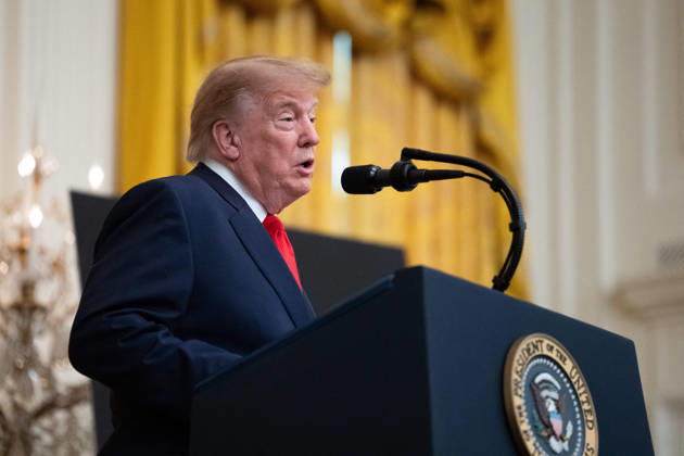 US President Donald Trump Gives Remarks - Washington DC US President Donald Trump gives remarks during an event in the East Room of the White House in Washington, DC, US, on Friday, Oct. 9, 2026. Trump is hosting a Columbus Day celebration. Photo by Aaron Schwartz Pool ABACAPRESS.COM Washington District of Columbia Copyright: xPool ABACAx