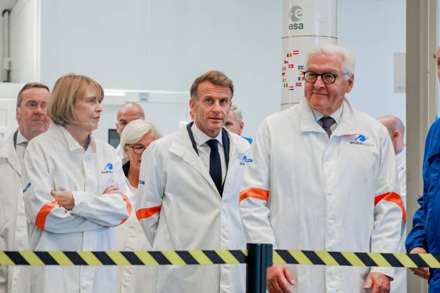 STATE VISIT BY MR. FRANK WALTER STEINMEIER, PRESIDENT OF THE FEDERAL REPUBLIC OF GERMANY, ACCOMPANIED BY THE PRESIDENT OF THE FRENCH REPUBLIC, EMMANUEL MACRON. PHOTO: PQR SUD OUEST, GUILLAUME BONNAUD, Bordeaux, October 9, 2026. On October 9, 2026, in Gironde: State visit by Mr. Frank-Walter Steinmeier, President of the Federal Republic of Germany, accompanied by the President of theEMMANUEL MACRON, PRESIDENT OF THE FRENCH REPUBLIC, PHOTO BY GUILLAUME BONNAUD AT THE ARIANE GROUP SITE IN MÉRIGNAC Emmanuel Macron during a visit to the site of the aerospace company Ariane Group in Mérignac, southwestern France, on October 9, 2026, Bordeaux, Gironde, France Copyright: xPHOTOPQR SUDxOUEST MAXPPPxGUILLAUMExBONNAUDx 20261009SDO2953 20261009SDO2953