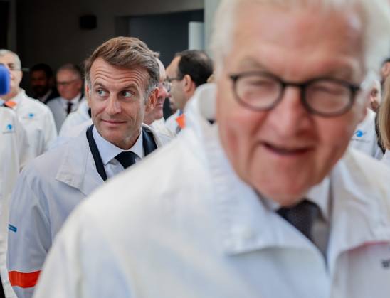 News Bilder des Tages STATE VISIT BY MR. FRANK WALTER STEINMEIER, PRESIDENT OF THE FEDERAL REPUBLIC OF GERMANY, ACCOMPANIED BY THE PRESIDENT OF THE FRENCH REPUBLIC, EMMANUEL MACRON. PHOTO: PQR SUD OUEST, GUILLAUME BONNAUD, Bordeaux, October 9, 2026. On October 9, 2026, in Gironde: State visit by Mr. Frank-Walter Steinmeier, President of the Federal Republic of Germany, accompanied by the President of theEMMANUEL MACRON, PRESIDENT OF THE FRENCH REPUBLIC, PHOTO BY GUILLAUME BONNAUD AT THE ARIANE GROUP SITE IN MÉRIGNAC Emmanuel Macron during a visit to the site of the aerospace company Ariane Group in Mérignac, southwestern France, on October 9, 2026, Bordeaux, Gironde, France Copyright: xPHOTOPQR SUDxOUEST MAXPPPxGUILLAUMExBONNAUDx 20261009SDO2959 20261009SDO2959