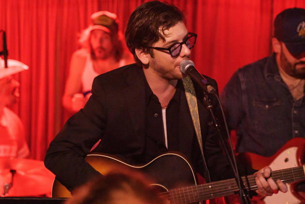 October 9, 2026: Austin, Texas. Kacey Musgraves performed a surprise show at the White Horse after her concert. William Beckmann made a special appearance as well.  - ZUMAda1_ 20261009_zap_da1_049 Copyright: xSandraxDahdahx
