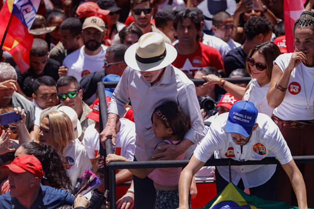 BRASiLIA, DF - 09.10.2026: ATO DE LULA EM BRASiLIA - President Lula resumes campaign events after the first round of elections, in Ceilândia (DF). x3027375x JoaoxPedroxCarvalho