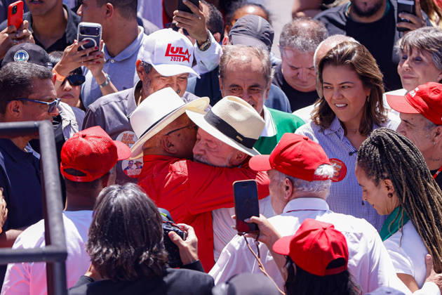 BRASiLIA, DF - 09.10.2026: ATO DE LULA EM BRASiLIA - President Lula resumes campaign events after the first round of elections, in CeilÃ¢ndia (DF). x3027410x  JoaoxPedroxCarvalho