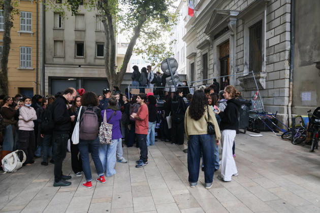 High school blockades by students here at Thiers High School in Marseille. - 09 11 2026 - France Bouches-du-Rhone Marseille - SylvainxRostaingx xLexPictorium LePictorium_0342758