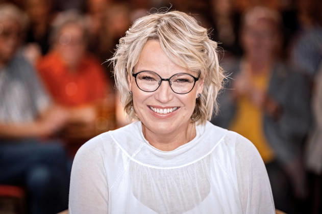 MDR - Riverboat. Moderatorin Andrea Ballschuh anläßlich der Aufzeichnung der MDR - Talkshow Riverboat am 09.10.2026 in der Mediacity Leipzig. 20261009SFL0022