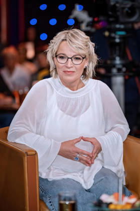 MDR - Riverboat. Moderatorin Andrea Ballschuh anläßlich der Aufzeichnung der MDR - Talkshow Riverboat am 09.10.2026 in der Mediacity Leipzig. 20261009SFL0052