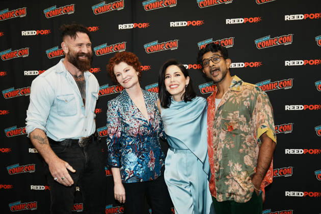 October 9, 2026, New York, New York, USA: The cast of CBS Studios hit show Ghosts from left: DEVAN CHANLDER LONG, REBECCA WISOCKY, SHEILA CARRASO and UTKARSH AMBUDKAR stand for a photo at the 2026 New York Comic Con at the Javits Center on October 9, 2026 in New York. New York USA - ZUMAb148 20261009_zap_b148_026 Copyright: xBryanxSmithx