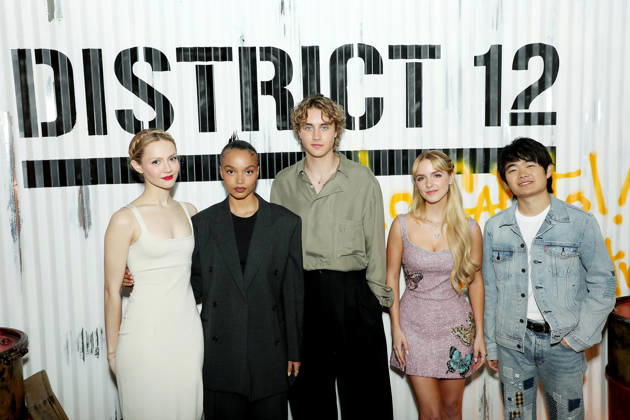 Cast and Fan at signing event at NYCC for The Hunger Games: Sunrise on the Reaping New York Comic Con Activation Featuring: Iris Apatow, Whitney Peak, Joseph Zada, Ben Wang and Mckenna Grace Where: New York, New York, United States When: 09 Oct 2026 Credit: Marion Curtis StarPix for Lionsgate INSTARimages EDITORIAL USE ONLY. NOT FOR USE BY NEWSPAPERS BASED IN THE UK. Copyright: xx instar56081775