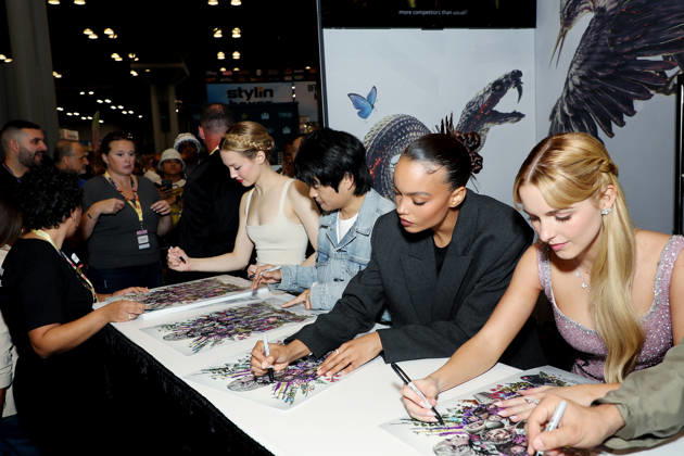 Cast and Fan at signing event at NYCC for The Hunger Games: Sunrise on the Reaping New York Comic Con Activation Featuring: Iris Apatow, Whitney Peak, Joseph Zada, Mckenna Grace and Ben Wang Where: New York, New York, United States When: 09 Oct 2026 Credit: Marion Curtis StarPix for Lionsgate INSTARimages EDITORIAL USE ONLY. NOT FOR USE BY NEWSPAPERS BASED IN THE UK. Copyright: xx instar56081791