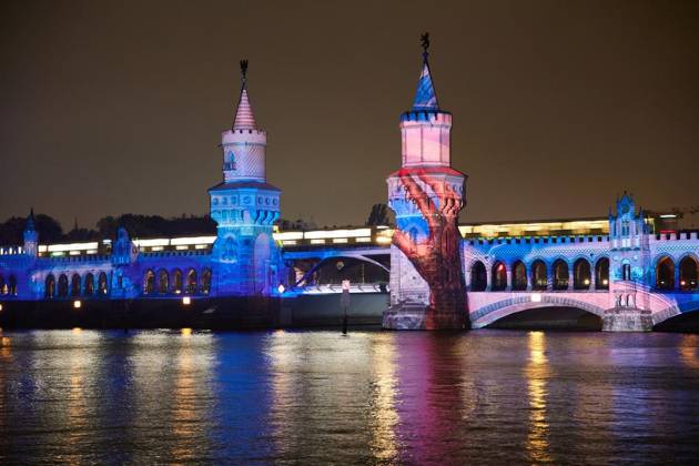Festival of Lights ** NUR FÜR REDAKTIONELLE ZWECKE ** EDITORIAL USE ONLY **<p>Festival of Lights an der Oberbaumbrücke. Deutschland Berlin Berlin Copyright: JörgxCarstensen