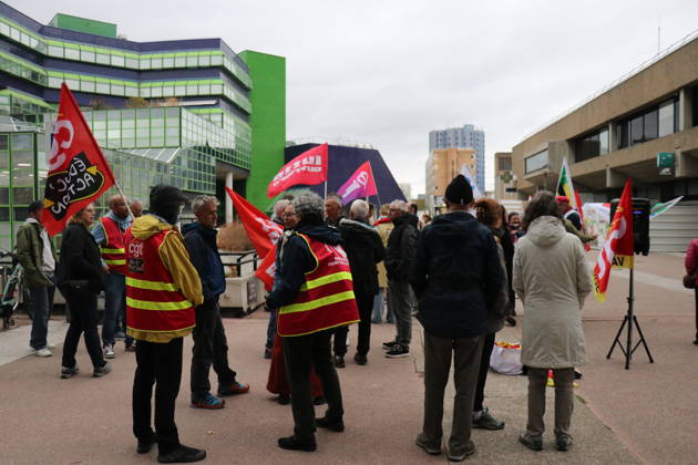 Protest outside Val-d Oise prefecture against crackdown on high school student mobilizations in France CERGY, FRANCE - OCTOBER 9: Demonstrators gather outside the Val-d Oise prefecture in Cergy, in the Paris region following a call by several trade unions and political organizations to denounce the crackdown on high school student mobilizations on October 9, 2026 in Cergy, France. Participants demand an end to repressive measures and sanctions against high school students, as well as the establishment of dialogue with students to address their demands, particularly regarding working conditions and resources allocated to education. Umit Donmez Anadolu Cergy France. Editorial use only. Please get in touch for any other usage.  Copyright: x2026xAnadoluxUmitxDonmezx