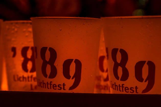 Seit 2009 findet in Leipzig zur Erinnerung an die Montagsdemonstrationen im Jahr 1989 am 9. Oktober das Lichtfest statt. Licht und Kunstinstallationen illuminieren die Stadt, menschen laufen mit Kerzen durch die Stadt. Lichtfest 2026