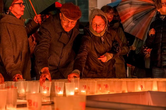 Seit 2009 findet in Leipzig zur Erinnerung an die Montagsdemonstrationen im Jahr 1989 am 9. Oktober das Lichtfest statt. Licht und Kunstinstallationen illuminieren die Stadt, menschen laufen mit Kerzen durch die Stadt. Lichtfest 2026