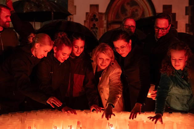 Seit 2009 findet in Leipzig zur Erinnerung an die Montagsdemonstrationen im Jahr 1989 am 9. Oktober das Lichtfest statt. Licht und Kunstinstallationen illuminieren die Stadt, menschen laufen mit Kerzen durch die Stadt. Lichtfest 2026