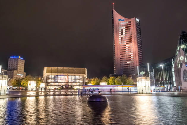 Seit 2009 findet in Leipzig zur Erinnerung an die Montagsdemonstrationen im Jahr 1989 am 9. Oktober das Lichtfest statt. Licht und Kunstinstallationen illuminieren die Stadt, menschen laufen mit Kerzen durch die Stadt. Lichtfest 2026