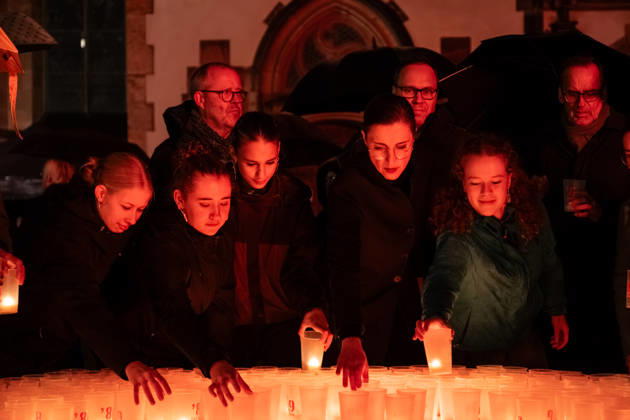 Seit 2009 findet in Leipzig zur Erinnerung an die Montagsdemonstrationen im Jahr 1989 am 9. Oktober das Lichtfest statt. Licht und Kunstinstallationen illuminieren die Stadt, menschen laufen mit Kerzen durch die Stadt. Lichtfest 2026