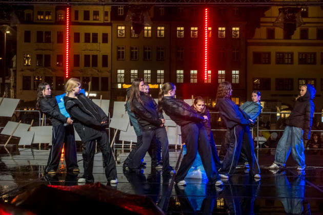 Seit 2009 findet in Leipzig zur Erinnerung an die Montagsdemonstrationen im Jahr 1989 am 9. Oktober das Lichtfest statt. Licht und Kunstinstallationen illuminieren die Stadt, menschen laufen mit Kerzen durch die Stadt. Lichtfest 2026