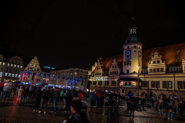Seit 2009 findet in Leipzig zur Erinnerung an die Montagsdemonstrationen im Jahr 1989 am 9. Oktober das Lichtfest statt. Licht und Kunstinstallationen illuminieren die Stadt, menschen laufen mit Kerzen durch die Stadt. Lichtfest 2026