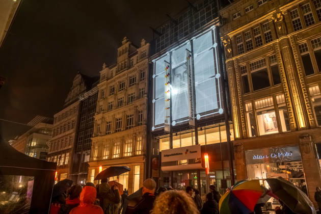 Seit 2009 findet in Leipzig zur Erinnerung an die Montagsdemonstrationen im Jahr 1989 am 9. Oktober das Lichtfest statt. Licht und Kunstinstallationen illuminieren die Stadt, menschen laufen mit Kerzen durch die Stadt. Lichtfest 2026