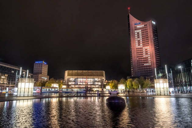 Seit 2009 findet in Leipzig zur Erinnerung an die Montagsdemonstrationen im Jahr 1989 am 9. Oktober das Lichtfest statt. Licht und Kunstinstallationen illuminieren die Stadt, menschen laufen mit Kerzen durch die Stadt. Lichtfest 2026