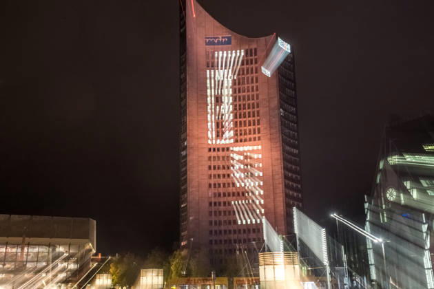 Seit 2009 findet in Leipzig zur Erinnerung an die Montagsdemonstrationen im Jahr 1989 am 9. Oktober das Lichtfest statt. Licht und Kunstinstallationen illuminieren die Stadt, menschen laufen mit Kerzen durch die Stadt. Lichtfest 2026