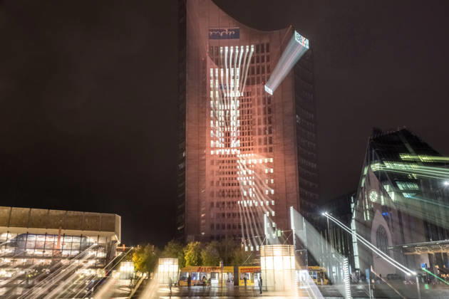 Seit 2009 findet in Leipzig zur Erinnerung an die Montagsdemonstrationen im Jahr 1989 am 9. Oktober das Lichtfest statt. Licht und Kunstinstallationen illuminieren die Stadt, menschen laufen mit Kerzen durch die Stadt. Lichtfest 2026
