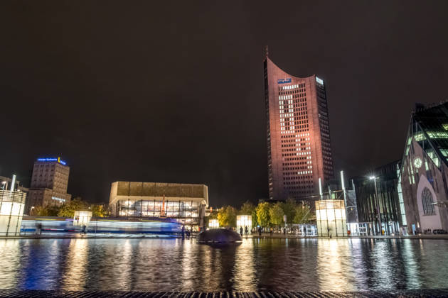 Seit 2009 findet in Leipzig zur Erinnerung an die Montagsdemonstrationen im Jahr 1989 am 9. Oktober das Lichtfest statt. Licht und Kunstinstallationen illuminieren die Stadt, menschen laufen mit Kerzen durch die Stadt. Lichtfest 2026