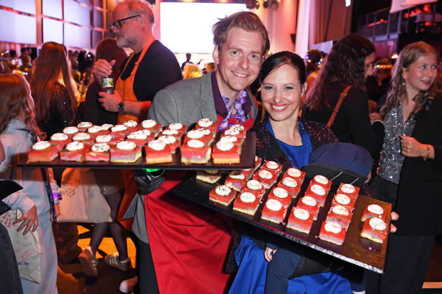 Johannes Heinrichs mit Ehefrau Nadja Jo Klapper bei der KINDERSCHUTZENGEL E.V. GALA 2026 im Spindler & Klatt in Berlin am 09.10.2026