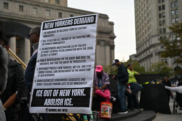 Protesters rally after ICE shooting of New York man in car with child inside NEW YORK, UNITED STATES - OCTOBER 9: A massive protest takes place at Foley Square , demanding the withdrawal of ICE from the city in New York, United States on October 9, 2026. The demonstration follows an incident yesterday in the Bronx where an ICE officer shot Oscar Belgal, a Dominican Republic national, in the neck while he was driving with a 5-year-old child in the vehicle. Waleed Zein Anadolu New York United States. Editorial use only. Please get in touch for any other usage. Copyright: x2026xAnadoluxWaleedxZeinx