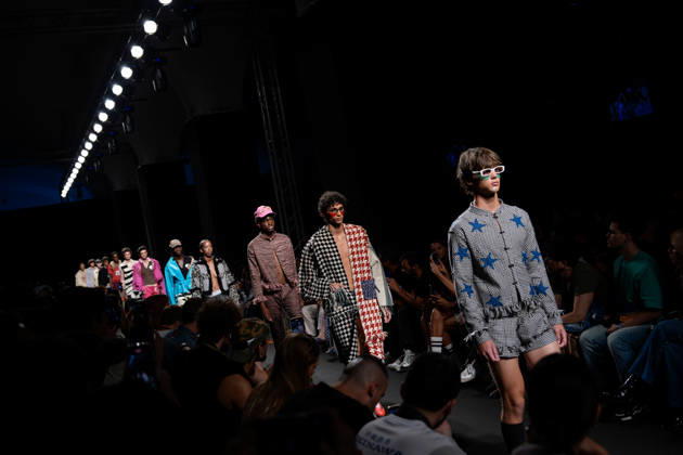 Lisbon Fashion Week in Lisboa, Portugal - 09 Oct 2026 A model walks the runway during Ariana Orrico fashion show at ModaLisboa Priority, Lisbon Fashion Week in Lisboa. Lisbon Portugal Copyright: xBrunoxdexCarvalhox xSOPAxImagesx brunodecarvalho_modalisboapriority-261