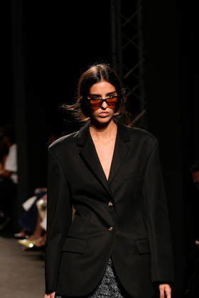 Lisbon Fashion Week in Lisboa, Portugal - 09 Oct 2026 A model walks the runway during Adolfo Dominguez fashion show at ModaLisboa Priority, Lisbon Fashion Week in Lisboa. Lisbon Portugal Copyright: xBrunoxdexCarvalhox xSOPAxImagesx brunodecarvalho_modalisboapriority-1111