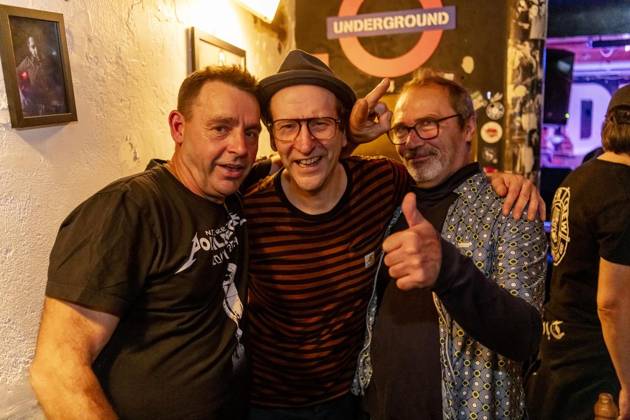 Der Duisburger Musiker Jimbob (u.a. Gründungsmitglied von Eisenpimmel) feiert bei einem Konzert im Indie eine Release-Party mit seiner Band 24 7 Fucked Ups. 09.10.2026 in Duisburg ** NUR FÜR REDAKTIONELLE ZWECKE ** EDITORIAL USE ONLY **<p>Der Duisburger Musiker Jimbob (u.a. Gründungsmitglied von Eisenpimmel) feiert bei einem Konzert im Indie eine Release-Party mit seiner Band 24 7 Fucked Ups09.10.2026 in Duisburg Deutschland NRW Duisburg Copyright: DanielxAttia