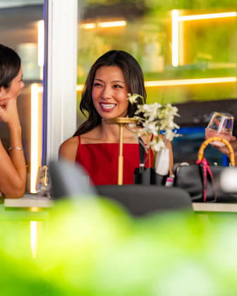 2026 Formula 1 Singapore Grand Prix - Sprint - Celebrities REBECCA DONALDSON (SCO) and LILY MUNI HE (CHN) during Qualifying day on Saturday during the Formula 1 Singapore Airlines Singapore Grand Prix 2026 at Marina Bay Street Circuit, Singapore, on October 10, 2026. Photo by Antoine LAPEYRE Reveries Agency via ABACAPRESS.COM Singapore Singapore Copyright: xAntoinexLapeyre ReveriesxAgency ABACAx