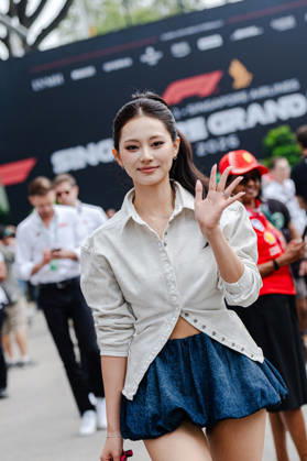 2026 Formula 1 Singapore Grand Prix - Sprint - Celebrities Chou Tzu-yu TWICE Singer of Atlassian Williams F1 Team Paddock on SATURDAY during the 2026 FORMULA 1 SINGAPORE AIRLINES SINGAPORE GRAND PRIX 2026 at MARINA BAY STREET CIRCUIT SINGAPORE on October 10, 2026. Photo by Tan Jun Da ABACAPRESS.COM Singapore Singapore Copyright: xJunxDaxTan ABACAx