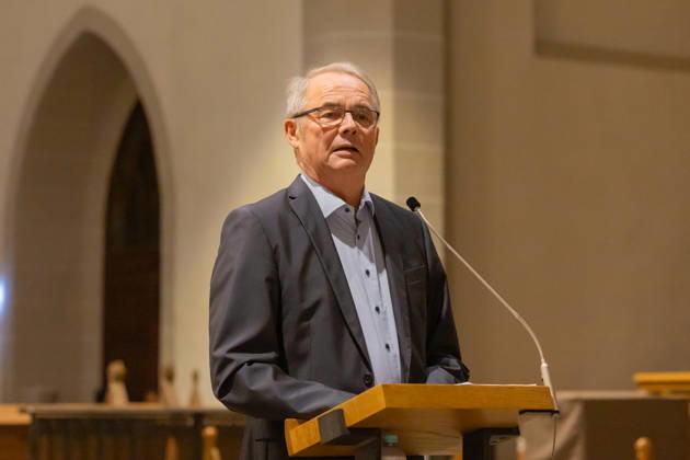 Peter-Paul Straube bei der 36. Bautzener Rede im Dom St. Petri. Bautzen, 09.10.2026. Unter dem Titel Was ist eigentlich los in Deutschland wer sind wir in Ost und West? spricht Thomas de Maiziere über die Entwicklung der Ost-West-Verhältnisse seit 1990 und die Erfahrungen aus mehr als drei Jahrzehnten deutscher Einheit. Die überparteiliche Vortragsreihe wird seit November 2022 von der Initiative Bautzen gemeinsam und dem Ökumenischen Domladen Bautzen e.V. organisiert. Sie dient als Forum für gesellschaftspolitischen Austausch. Copyright: xMatthiasxWehnertx