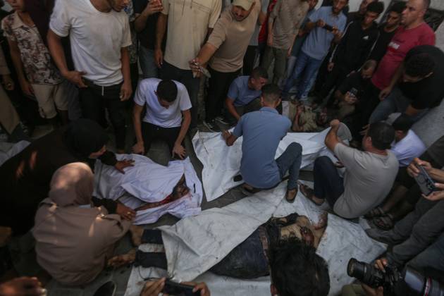 RECORD DATE NOT STATED Palestinians Targeted in Western Gaza City (INT) Palestinians Targeted in Western Gaza City. OCTOBER 10, 2026, Gaza, Palestine: A group of Palestinians was targeted in western Gaza City. Further details about casualties were not immediately available. Credit: Hashem Zimmo TheNews2(Foto: Hashem Zimmo Thenews2 imago images) Palestinians Targeted in Western Gaza City  Copyright: xHashemxZimmox