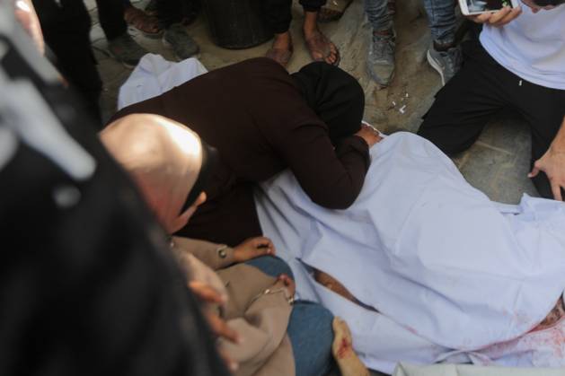 RECORD DATE NOT STATED Palestinians Targeted in Western Gaza City (INT) Palestinians Targeted in Western Gaza City. OCTOBER 10, 2026, Gaza, Palestine: A group of Palestinians was targeted in western Gaza City. Further details about casualties were not immediately available. Credit: Hashem Zimmo TheNews2(Foto: Hashem Zimmo Thenews2 imago images) Palestinians Targeted in Western Gaza City Copyright: xHashemxZimmox