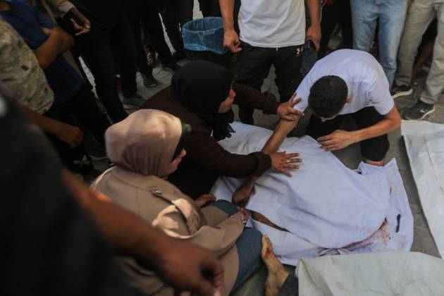 RECORD DATE NOT STATED Palestinians Targeted in Western Gaza City (INT) Palestinians Targeted in Western Gaza City. OCTOBER 10, 2026, Gaza, Palestine: A group of Palestinians was targeted in western Gaza City. Further details about casualties were not immediately available. Credit: Hashem Zimmo TheNews2(Foto: Hashem Zimmo Thenews2 imago images) Palestinians Targeted in Western Gaza City Copyright: xHashemxZimmox
