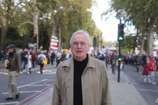 Image Licensed to Parsons Media. 10 10 2026. London, United Kingdom. Palestine Coalition Protest. Palestine Coalition protest march through London, with zionist counter protesters gathered outside New Scotland Yard.  Copyright: xMartynxWheatleyx xParsonsxMediax PAR-9243-0001