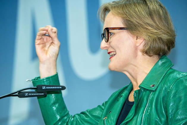 Franziska Brantner, Bundesvorsitzende der GRÜNEN, Rede beim Landesparteitag der GRÜNEN, Landshut, 10. Oktober 2026 Deutschland, Landshut, 10. Oktober 2026, Rede Franziska Brantner, Bundesvorsitzende der GRÜNEN, Landesparteitag der bayerischen GRÜNEN, Thema des Parteitags: Wie können wir unsere Freiheit sichern?, Sparkassen Arena, Landshut