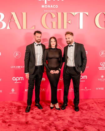 Photocall from the 2nd Global Gift Gala in Monaco: Carla Lazzari, center, with guests attending the 2nd Monaco Global Gift Gala photocall at the Hotel de Paris on October 9, 2026, in Monaco, Monaco Photo by Laurent Coust Starface 460363 2026 10 09 Monaco Monaco  Copyright: xLaurentxCoustx xStarfacex STAR_460363_035